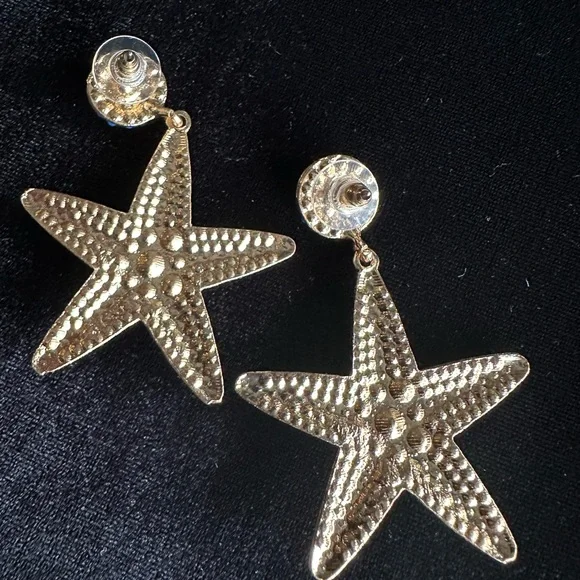 Beautiful blue beachy drop jeweled light weight earrings 💙 - Picture 8 of 12